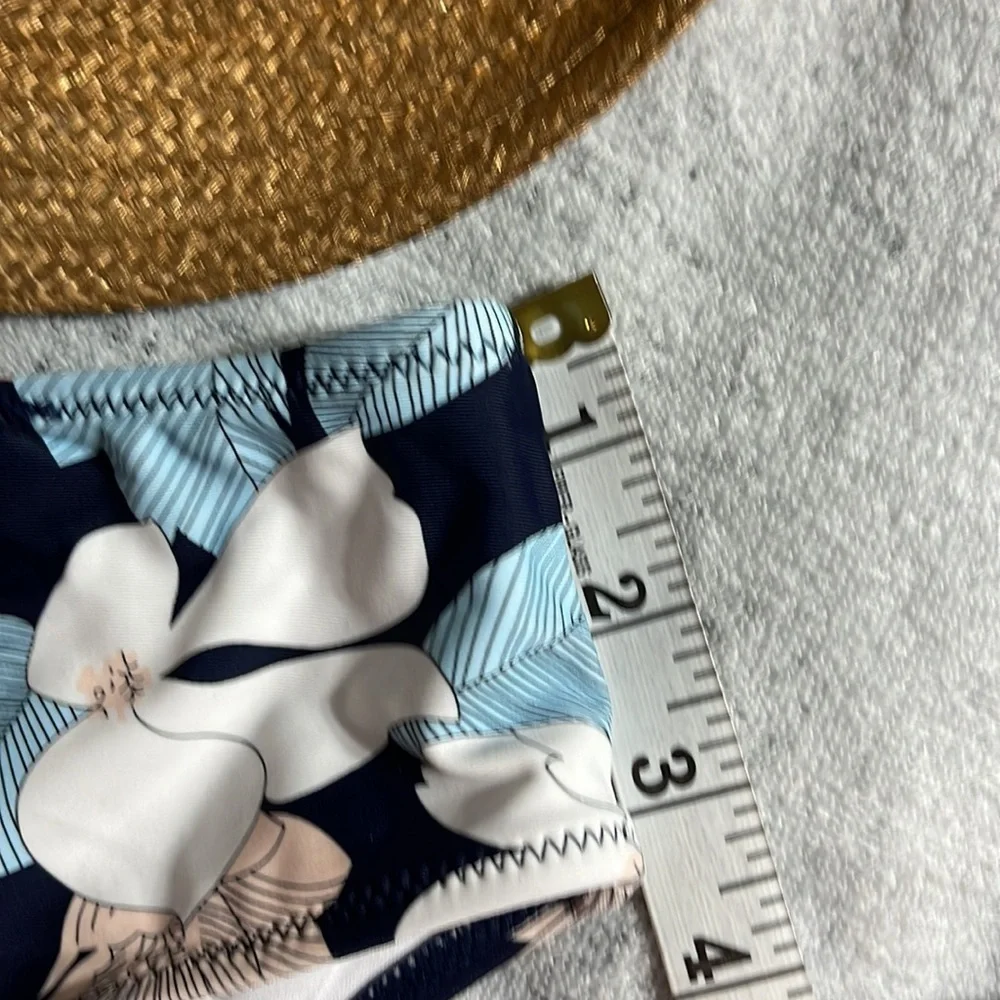 NWT women’s floral swim bottoms XL